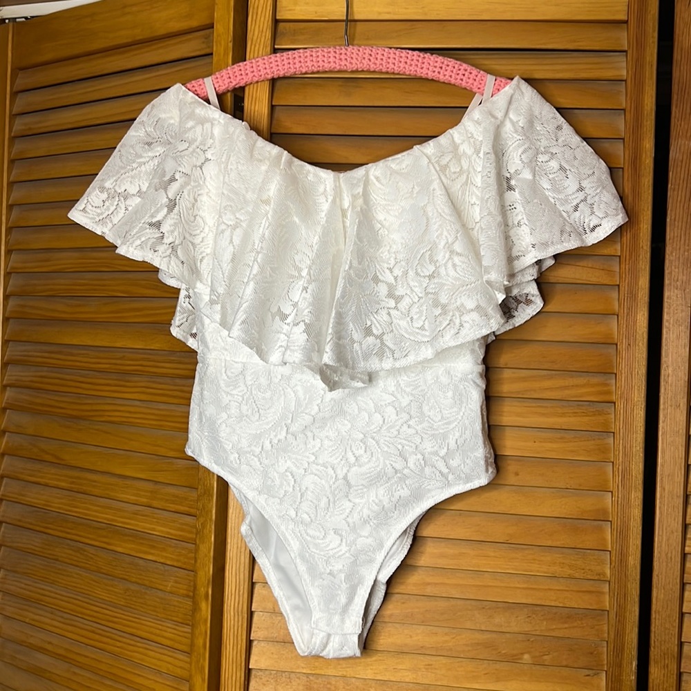 NWOT OFF THE SHOULDER BODY SUIT